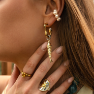 Inspirational Sets Sea-inspired jewellery is the trend of the moment